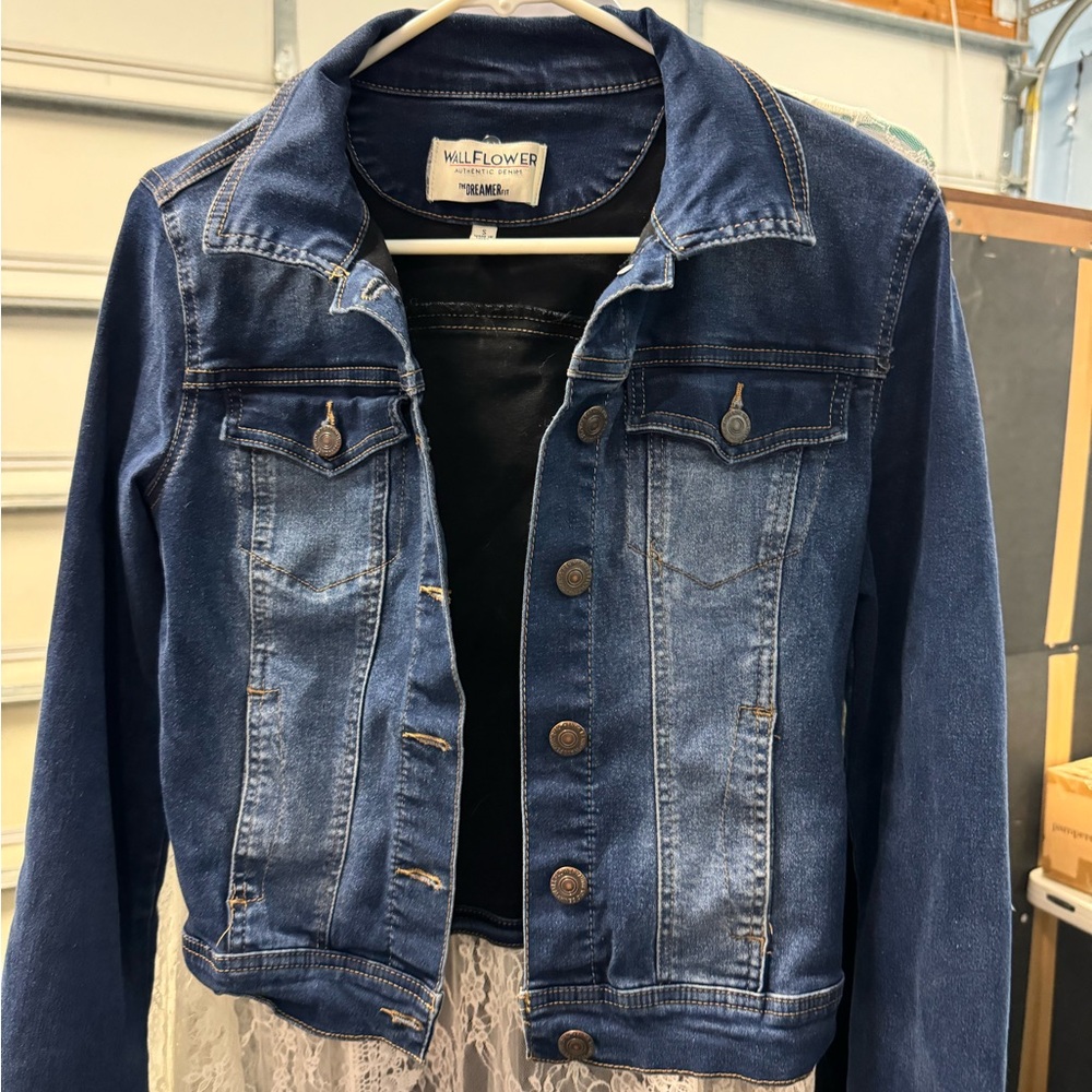 Blue Jean jacket Wallflower the Dreamer fit size small